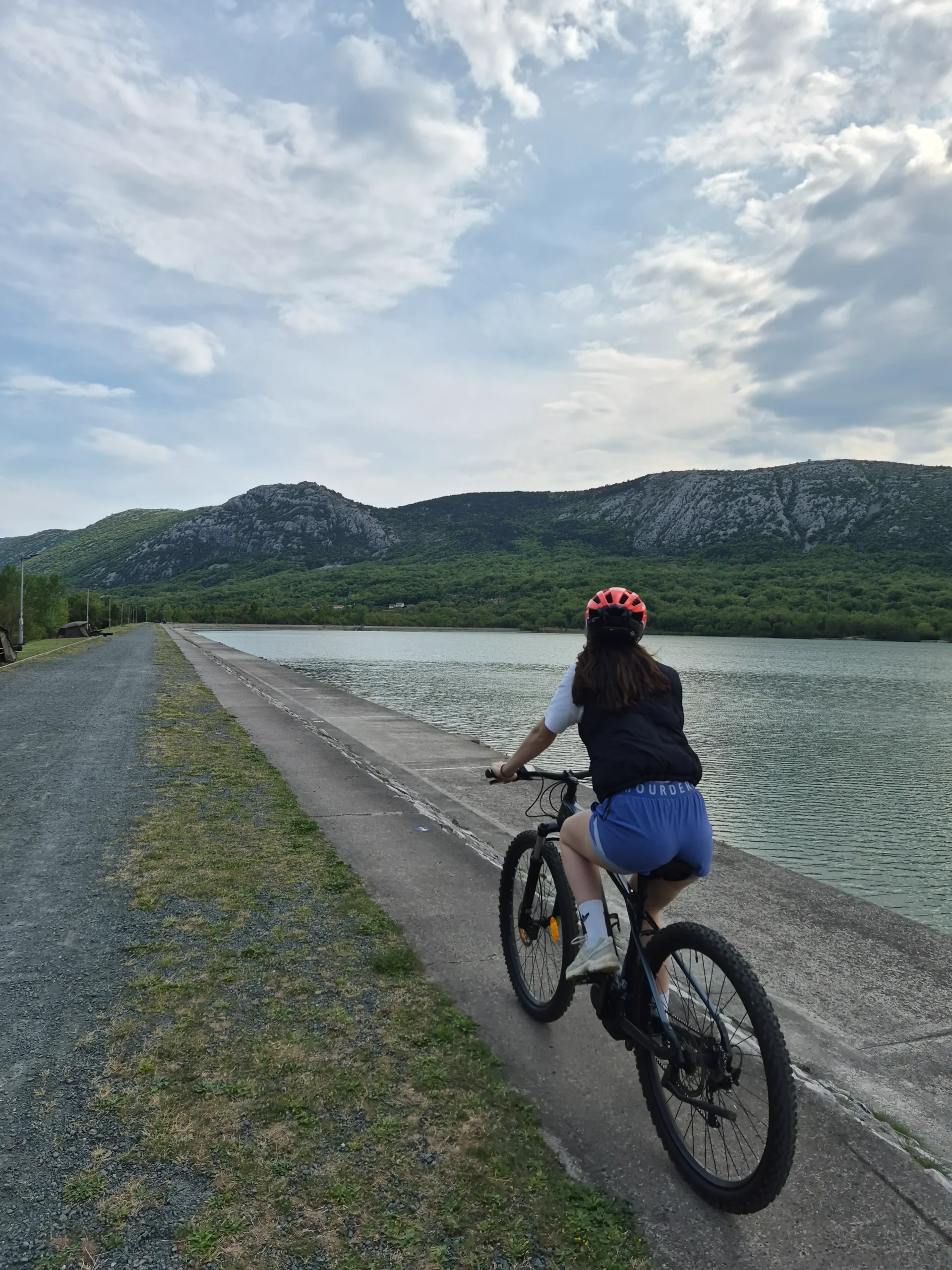 E-Bike ride by Tribalj Lake